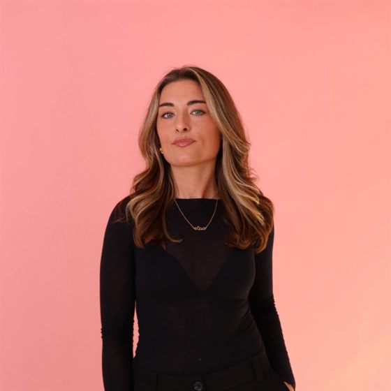 Portrait of Elisa Palm, rebrand coach at DeletingOnlyFans.com